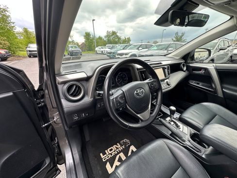 Used 2016 Toyota RAV4 Limited AWD/4WD image 24