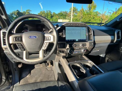 Certified 2022 Ford F250 Lariat w/ Lariat Ultimate Package image 8