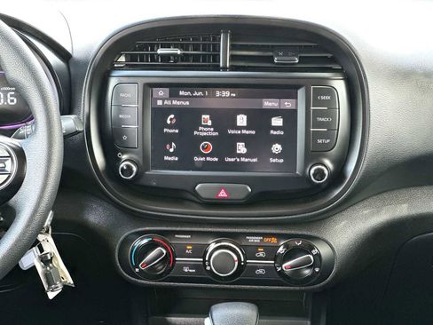 Used 2025 Kia Soul LX w/ LX Technology Package FWD image 26