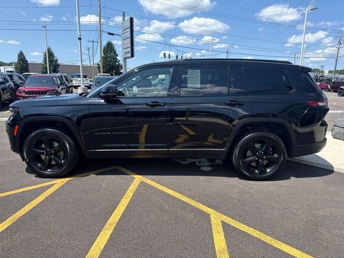 Used 2023 Jeep Grand Cherokee L Laredo AWD/4WD image 5
