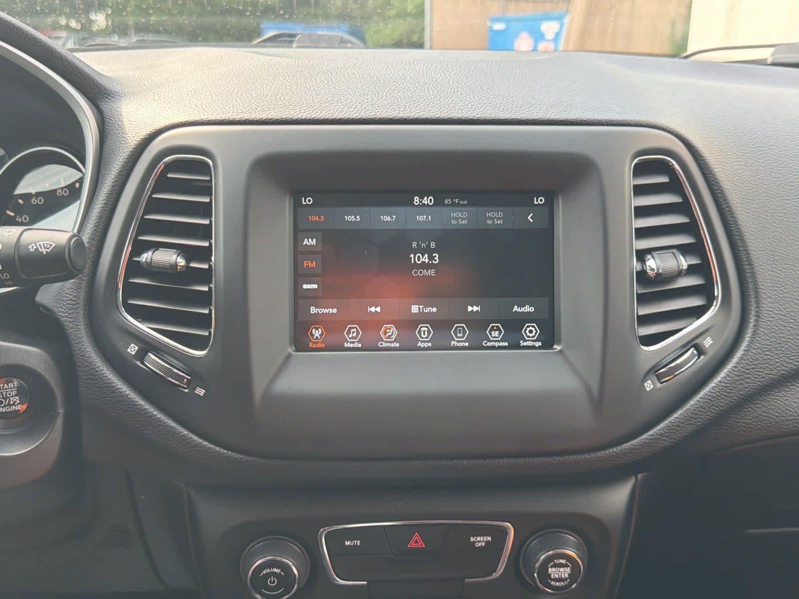 Used 2018 Jeep Compass Latitude w/ Popular Equipment Group AWD/4WD image 29