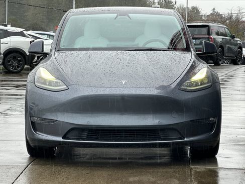 Used 2021 Tesla Model Y Performance image 8