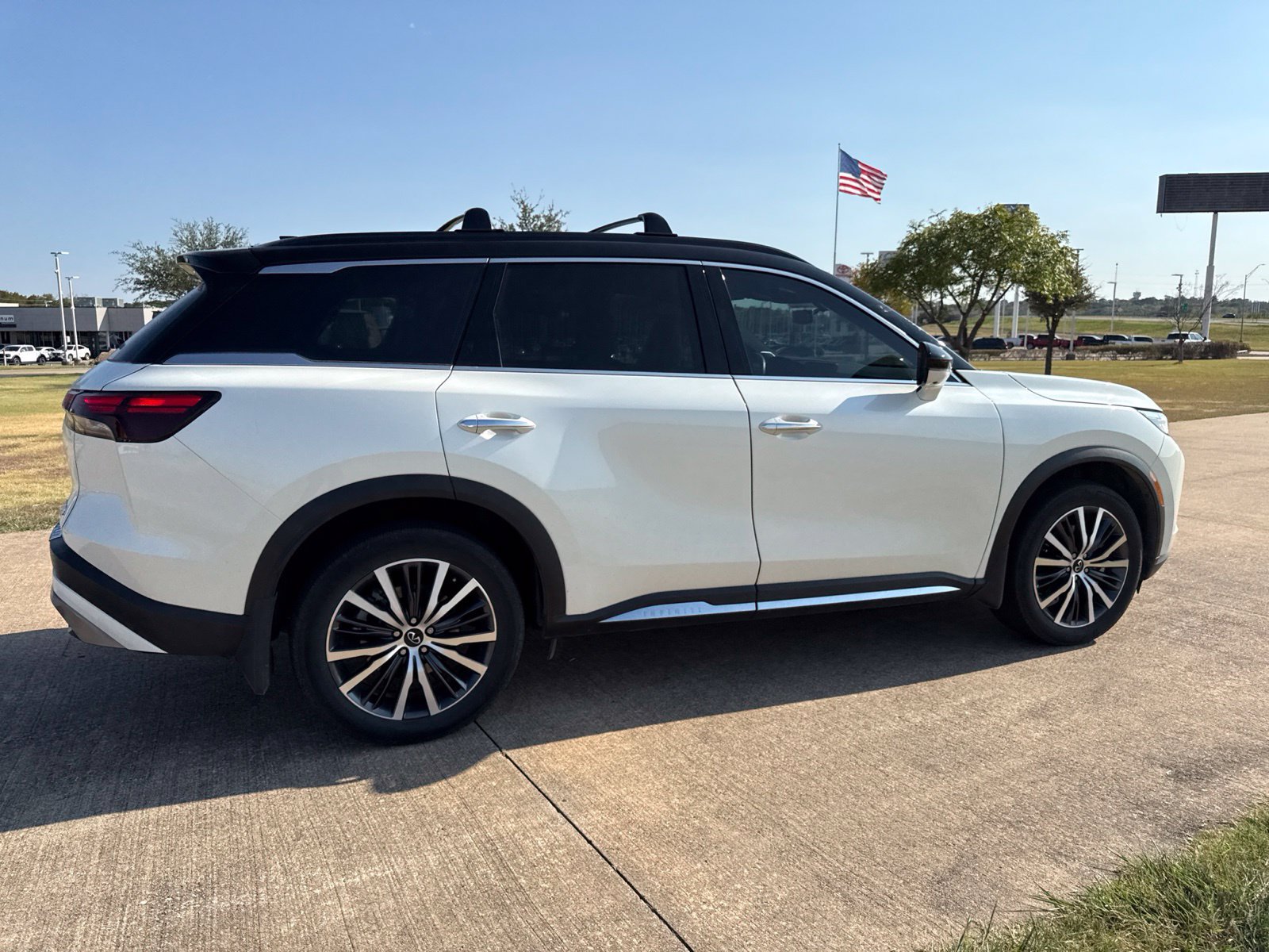 Used 2025 INFINITI QX60 Autograph w/ Cargo Package AWD/4WD image 9