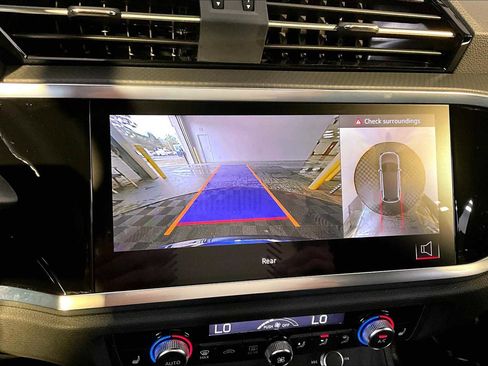 Used 2024 Audi Q3 2.0T Premium Plus w/ Premium Plus Package image 28