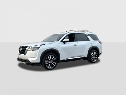 New 2025 Nissan Pathfinder Platinum w/ Cargo Package