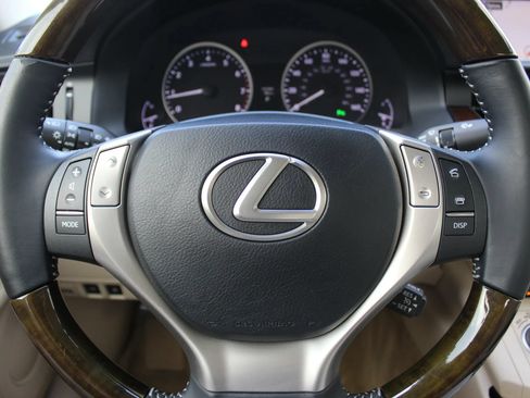 Used 2015 Lexus ES 350 w/ Luxury Package FWD image 15