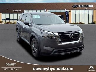 Used 2024 Nissan Pathfinder SV video 3