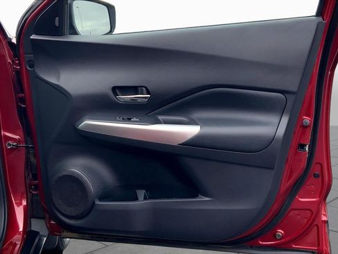Used 2020 Nissan Kicks SR w/ SR Premium Package FWD image 23