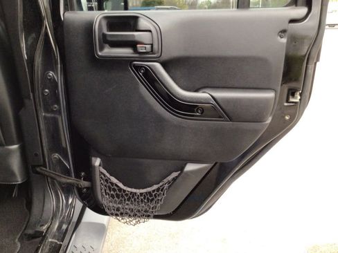 Used 2014 Jeep Wrangler Unlimited Sahara AWD/4WD image 28