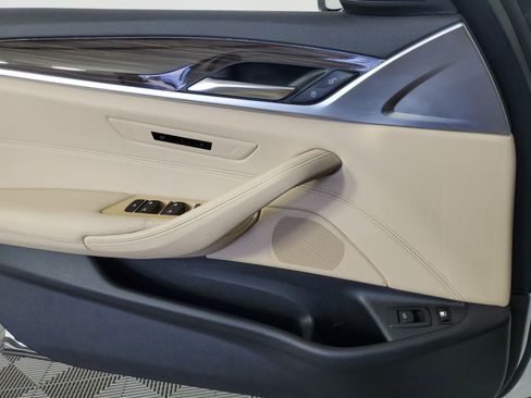 Used 2019 BMW 530e w/ Convenience Package RWD image 28