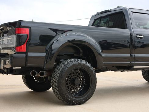 Used 2021 Ford F350 Platinum w/ FX4 Off-Road Package AWD/4WD image 4