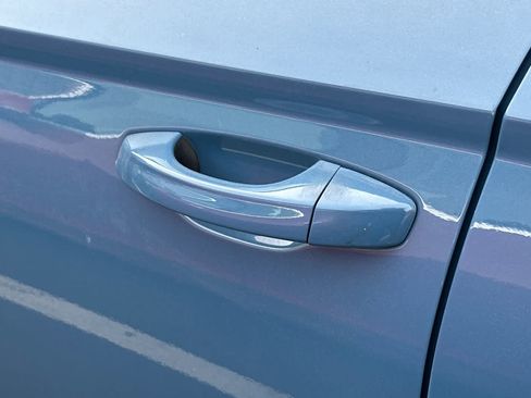 Used 2025 Volkswagen Taos S image 19