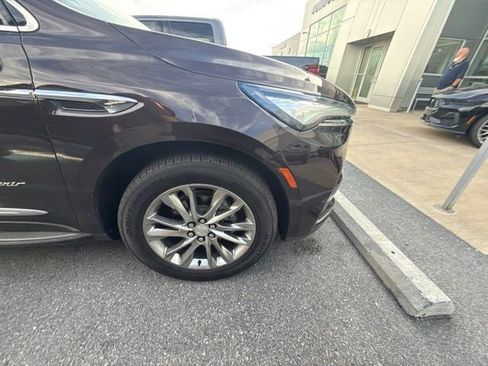 Used 2022 Buick Enclave Avenir w/ Avenir Technology Package AWD/4WD image 29