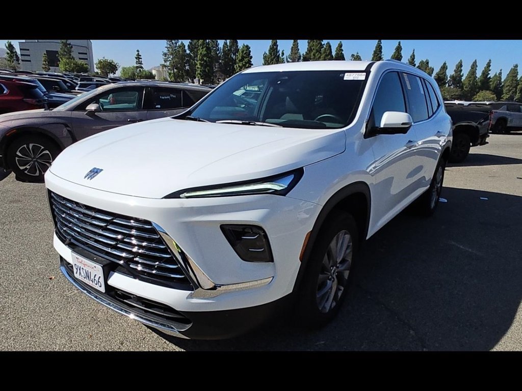 Used 2026 Buick Enclave Preferred FWD image 2