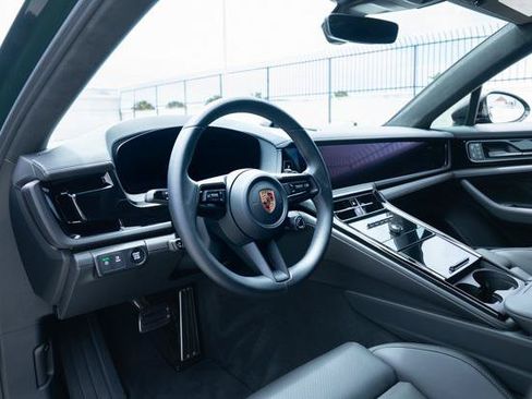 Used 2025 Porsche Panamera GTS AWD/4WD image 7