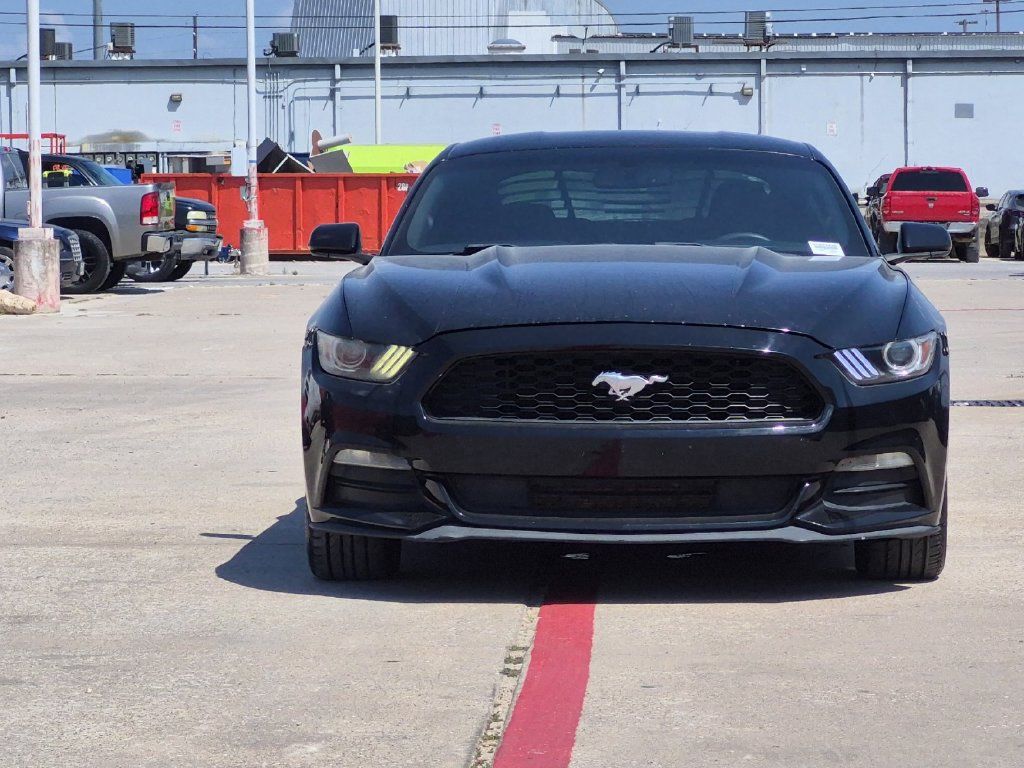 Used 2017 Ford Mustang Coupe RWD image 9