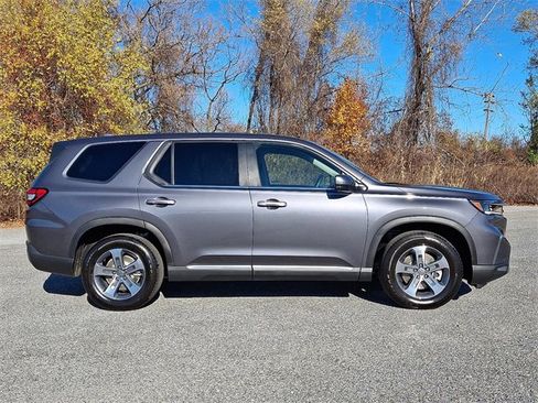 Certified 2025 Honda Pilot EX-L image 7