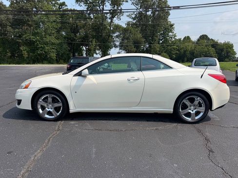 Used 2009 Pontiac G6 GT w/ Sport Package 1 FWD image 1
