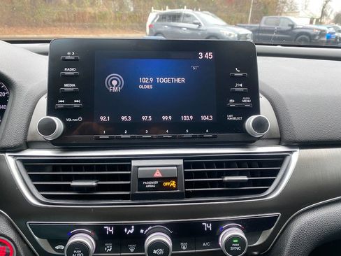 Used 2018 Honda Accord LX image 23