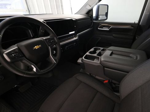 Used 2025 Chevrolet Silverado 2500 LT w/ Convenience Package AWD/4WD image 16
