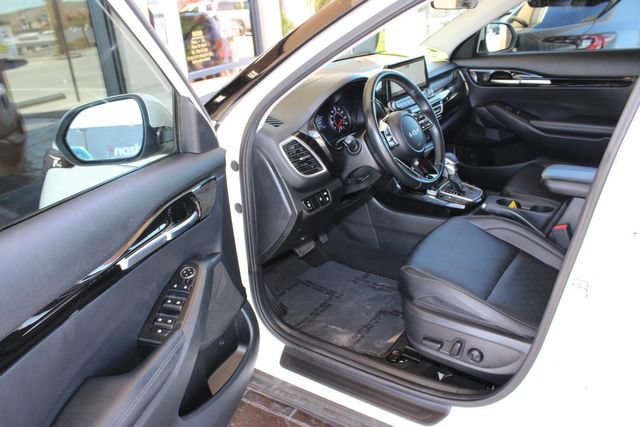 Used 2023 Kia Seltos EX AWD/4WD image 10