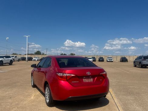 Used 2017 Toyota Corolla LE FWD image 19
