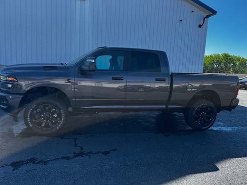 New 2026 RAM 2500 Big Horn AWD/4WD image 9