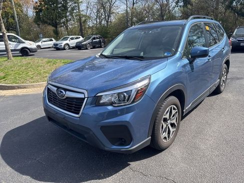 Used 2019 Subaru Forester Premium w/ All-Weather Package image 3