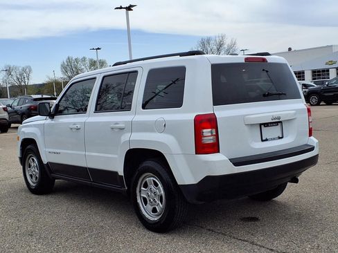 Used 2017 Jeep Patriot Sport w/ Power Value Group FWD image 7