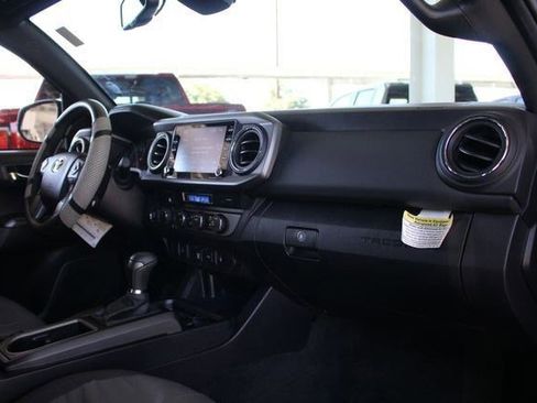 Used 2022 Toyota Tacoma 4x4 Double Cab image 24