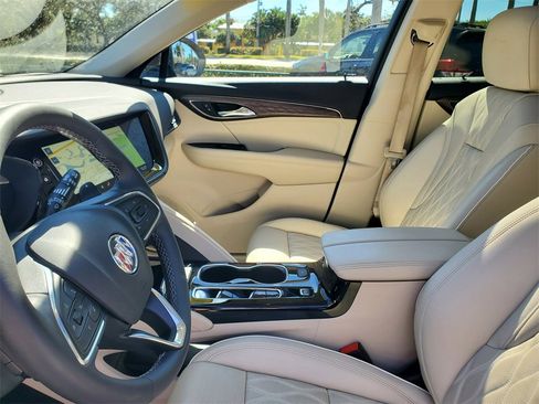 Used 2022 Buick Envision Avenir w/ Technology Package II image 16