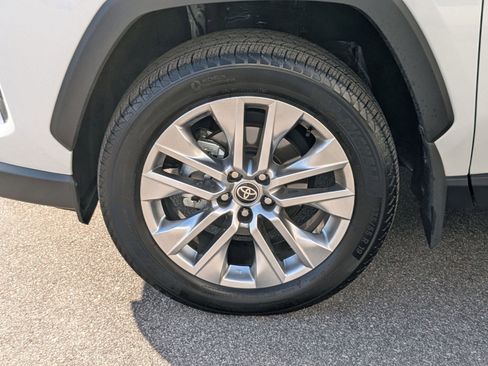 Used 2025 Toyota RAV4 XLE Premium image 10