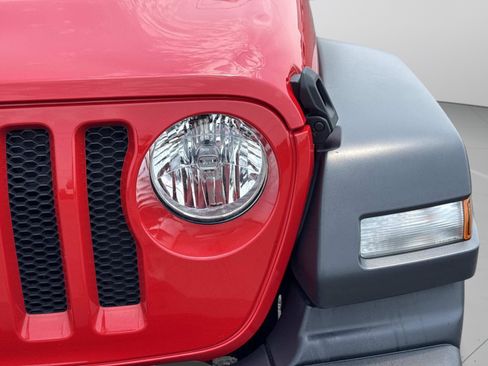 Used 2020 Jeep Wrangler Sport AWD/4WD image 33