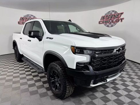 Used 2024 Chevrolet Silverado 1500 ZR2 w/ Technology Package image 9