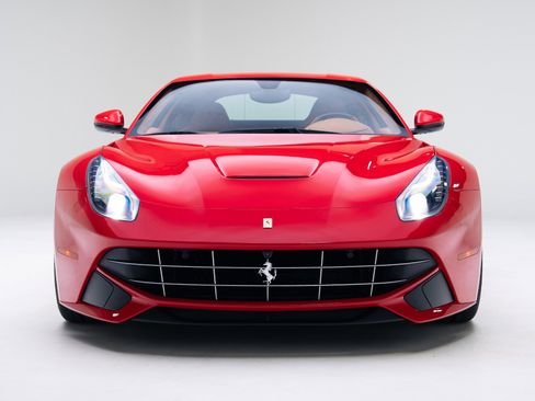 Used 2014 Ferrari F12 Berlinetta image 4