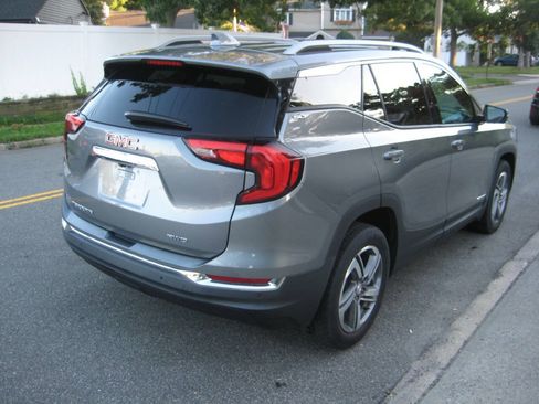 Used 2020 GMC Terrain SLT w/ Preferred Package AWD/4WD image 3