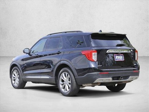 Used 2020 Ford Explorer XLT w/ Equipment Group 202A AWD/4WD image 7
