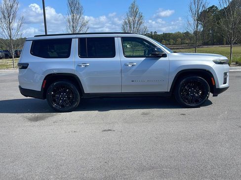 New 2026 Jeep Grand Wagoneer Limited AWD/4WD image 8