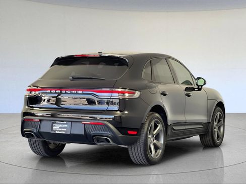 Certified 2026 Porsche Macan AWD/4WD image 8