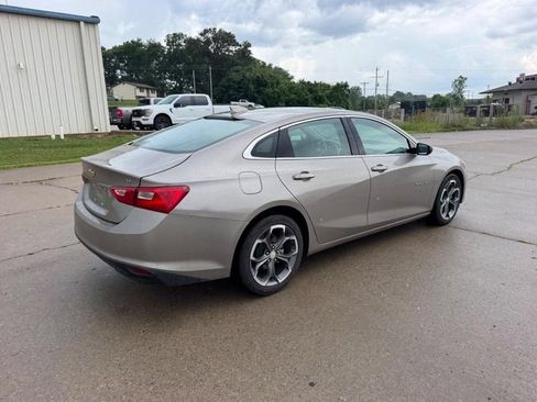 Used 2024 Chevrolet Malibu LT FWD image 3