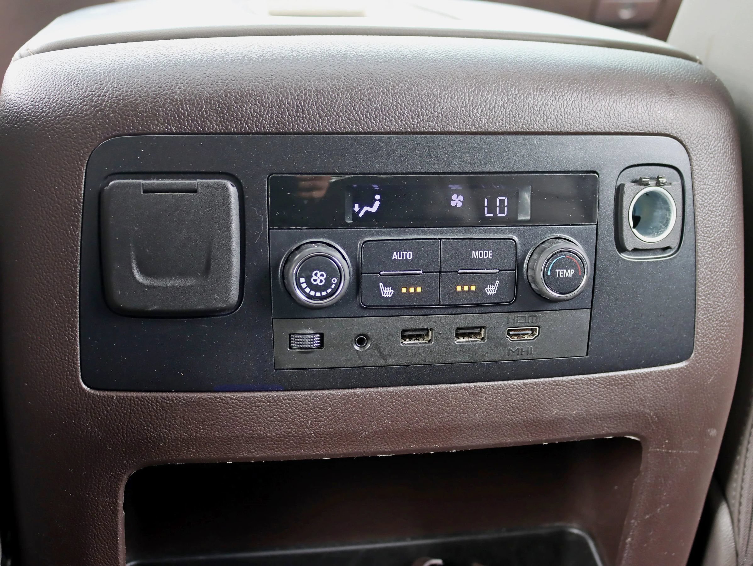 Used 2019 GMC Yukon XL Denali w/ Denali Ultimate Package AWD/4WD image 28