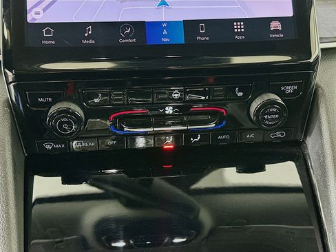 Used 2022 Jeep Grand Cherokee Limited 4xe image 24