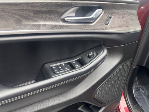 Used 2024 Jeep Grand Cherokee L Limited w/ Luxury Tech Group II image 33