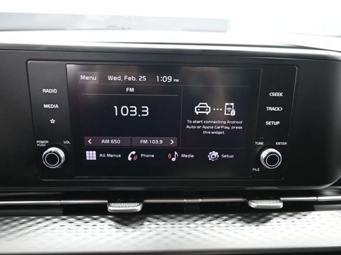 Used 2023 Kia Carnival LX image 13