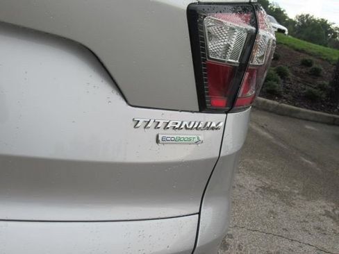 Used 2018 Ford Escape Titanium image 8