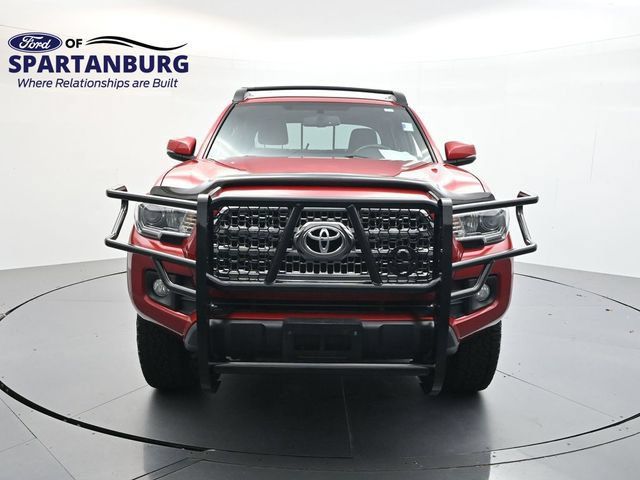 Used 2017 Toyota Tacoma TRD Off-Road AWD/4WD image 2