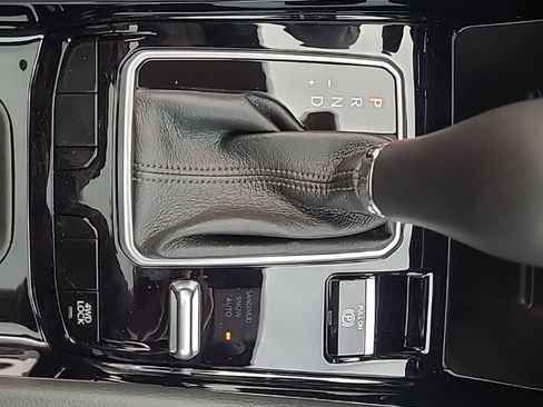 New 2026 Jeep Compass Latitude w/ Sun and Sound Group image 37