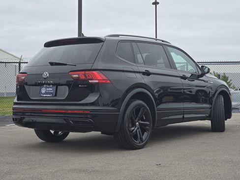 Certified 2023 Volkswagen Tiguan SE R-Line AWD/4WD image 7