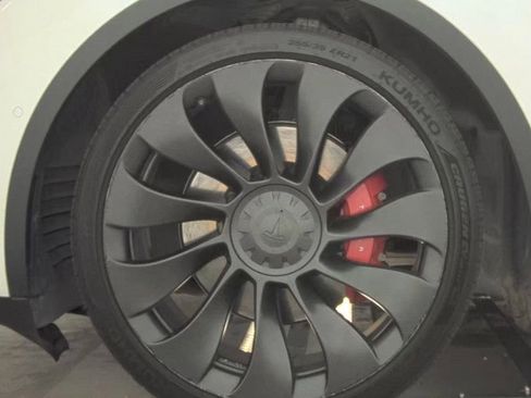 Used 2022 Tesla Model Y Performance AWD/4WD image 4