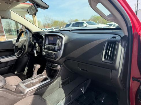 Used 2019 Chevrolet Colorado LT w/ LT Convenience Package image 21